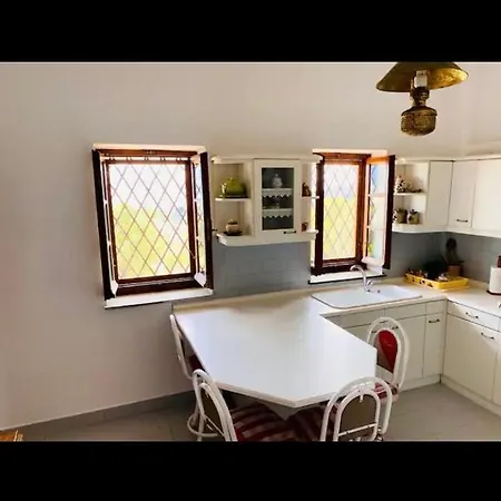 Holiday home Belinda House *